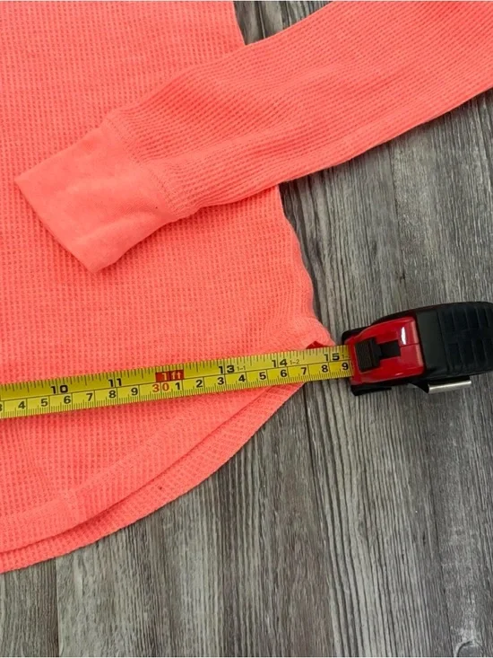 Women’s Coral Ribbed Long-Sleeve Henley Top - Picture 6 of 7